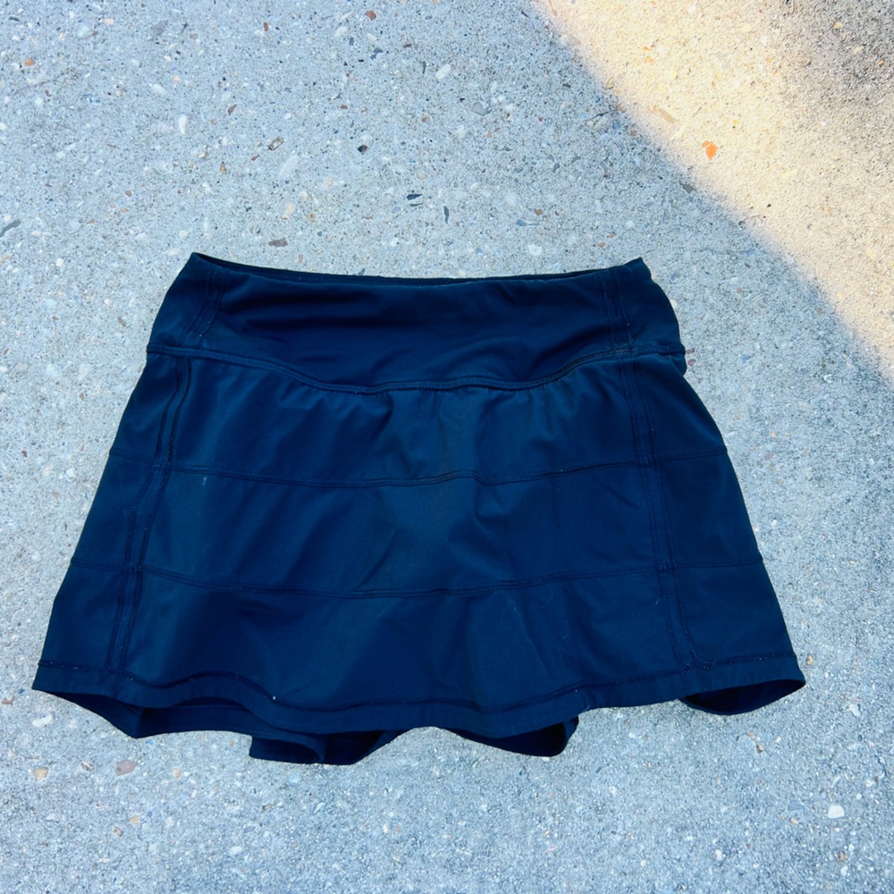 Lululemon Pace Rival skirt; size 0; color Black; HTF RETIRED